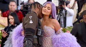 KYLIE JENNER DOĞUM GÜNÜ PARTİSİNİ DÜĞÜNE ÇEVİREBİLİR