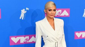 KYLIE JENNER VE JUSTIN BIEBER’IN ‘RISE & SHINE’ PERFORMANSI