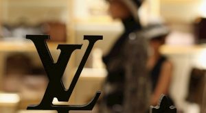 LOUIS VUITTON RESTORANI İÇİN REZERVASYONUNUZ VAR MI?