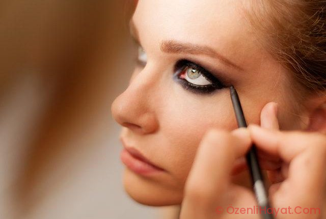Makyaj çantanızda kesinlikle bulunması gerekenler