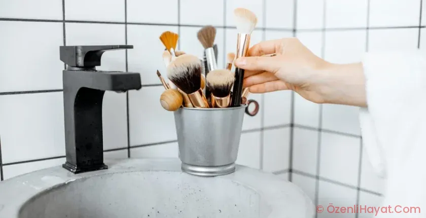 Makyajda hijyene dikkat! Önemli sonuçlar doğurabilir