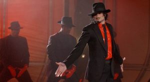 MICHAEL JACKSON’IN ÇORAPLARI AÇIK ARTIRMADA