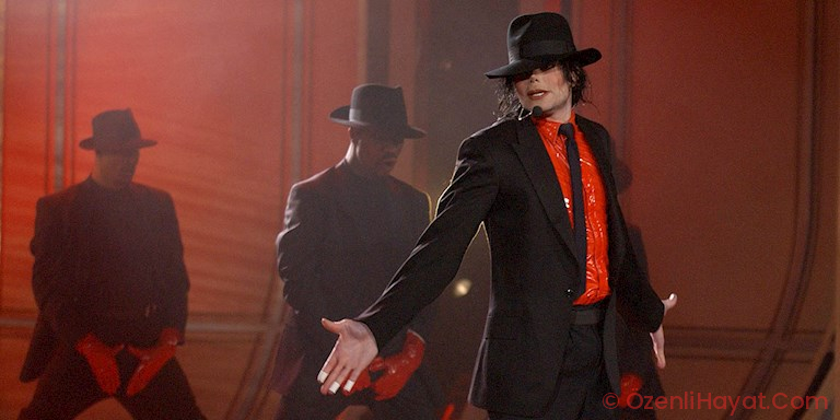 MICHAEL JACKSON’IN ÇORAPLARI AÇIK ARTIRMADA