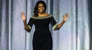 MICHELLE OBAMA GENÇLERE TAKVİYE OLUYOR!