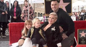 PINK CORONA VİRÜS UĞRAŞI İÇİN BAĞIŞ YAPTI