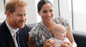 PRENS HARRY VE MEGHAN MARKLE’DAN YILIN EN ŞİRİN NOEL KARTI