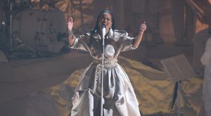 RIHANNA YENİ MÜZİK HAZIRLIĞINDA
