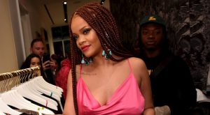 RIHANNA’NIN MİNİK GİBİSİ BİRİNCİ HOŞLUK MUTABAKATINI İMZALADI
