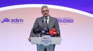 Sağlık Bakanı Kemal Memişoğlu: İlk gebelikte anne adaylarına birebir ebe dayanağı verilecek