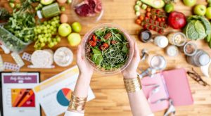 SELAHATTİN DÖNMEZ’DEN 1 HAFTADA 3 KİLO VERDİREN KIŞ DİYETİ