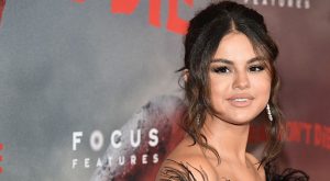 SELENA GOMEZ YENİ ALBÜMÜNÜN İSMİNİ AÇIKLADI