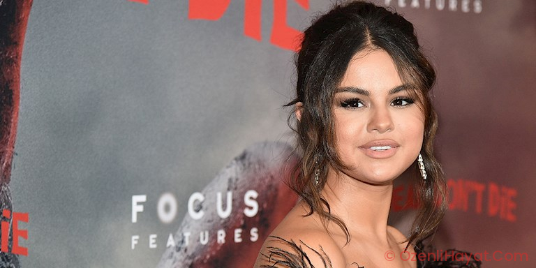 SELENA GOMEZ YENİ ALBÜMÜNÜN İSMİNİ AÇIKLADI