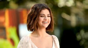SELENA GOMEZ’İN HOŞLUK MARKASI ÇALIŞMALARI SELENA GOMEZ’İN HOŞLUK MARKASI ÇALIŞMALARI