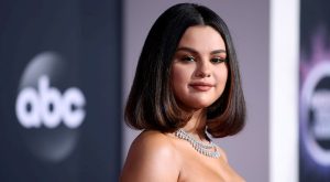SELENA GOMEZ’İN TOPLUMSAL İZOLASYON TEKLİFLERİ