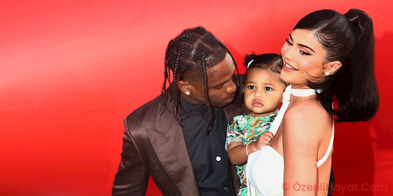 STORMI’NİN BİR KYLIE COSMETICS KOLEKSİYONU VAR