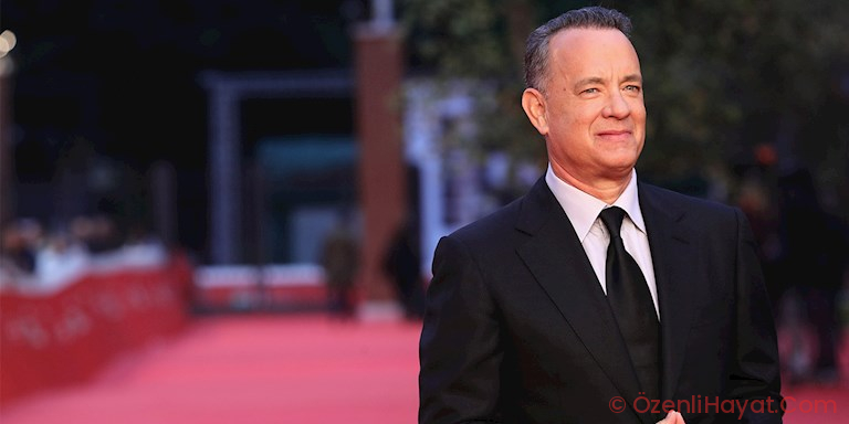 TOM HANKS CORONA İSMİNDEKİ BİR ÇOCUĞA DAKTİLO ARMAĞAN ETTİ