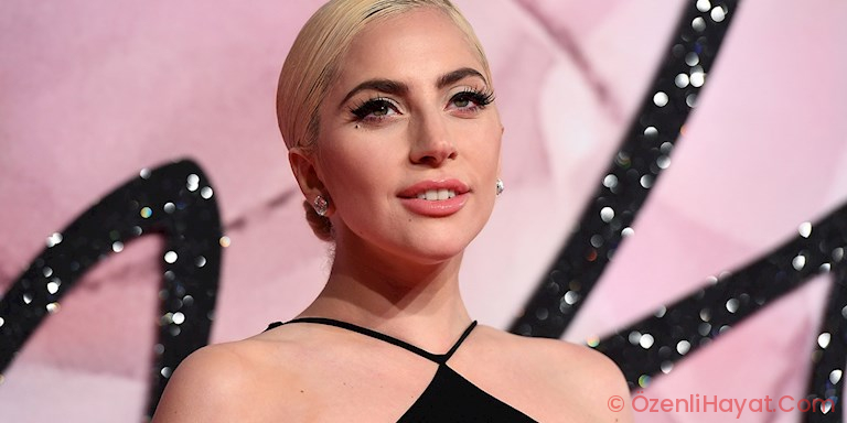 VALENTINO PARFÜMÜN YENİ YÜZÜ LADY GAGA OLDU!