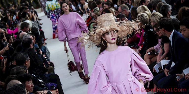 VALENTINO ROMA’DA CANLI DEFİLE DÜZENLEYECEK!