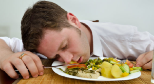 Yemekten sonra uyumamanız için 4 neden!