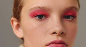 Yeni beğenilen monokrom makyajı