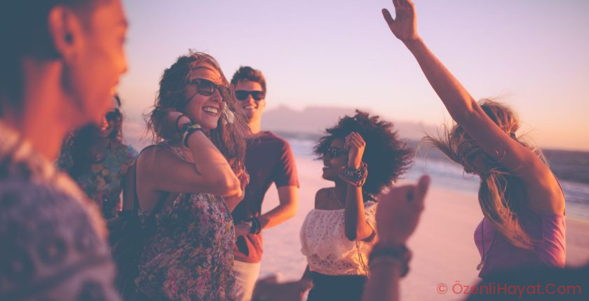 4 Summer Party Ideas to Help You Plan Your Next Gathering With Ease 4 Summer Party Ideas to Help You Plan Your Next Gathering With Ease