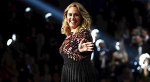 ADELE’DEN TÜM BAYANLARA KİTAP TAVSİYESİ