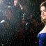 ANNE HATHAWAY KIRMIZI HALIYI MESKENİNE TAŞIDI