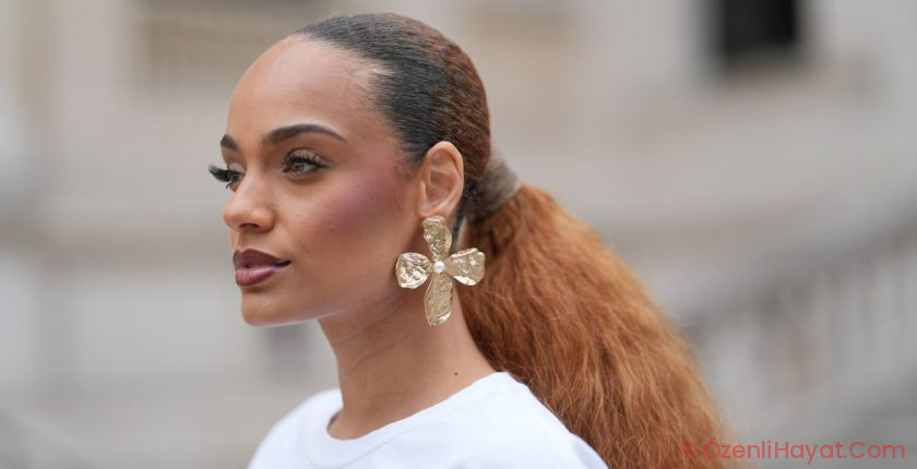 Big, Bold Flower Earrings Are Taking Over This Summer Big, Bold Flower Earrings Are Taking Over This Summer