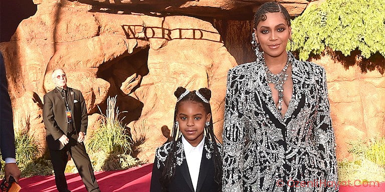 BLUE IVY BİRİNCİ GRAMMY MÜKAFATI İLE POZ VERDİ BLUE IVY BİRİNCİ GRAMMY MÜKAFATI İLE POZ VERDİ