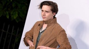 BROOKLYN BECKHAM NİŞANLISI NICOLA PELTZ İÇİN BİR DÖVME YAPTIRDI