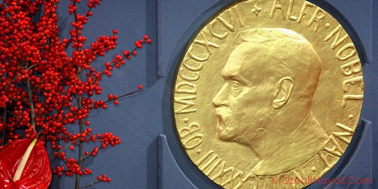 BU YIL NOBEL MÜKAFATI KAZANAN DÖRT BAYAN İLE TANIŞIN BU YIL NOBEL MÜKAFATI KAZANAN DÖRT BAYAN İLE TANIŞIN