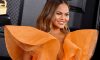 CHRISSY TEIGEN ‘BÜYÜLÜ’ YÜZ YAĞINI PAYLAŞTI CHRISSY TEIGEN ‘BÜYÜLÜ’ YÜZ YAĞINI PAYLAŞTI