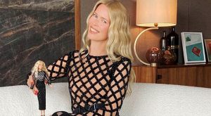 CLAUDIA SCHIFFER’IN YENİ BARBIE BEBEĞİ