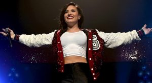DEMI LOVATO YENİ SAÇ KISMININ MANASINI AÇIKLADI