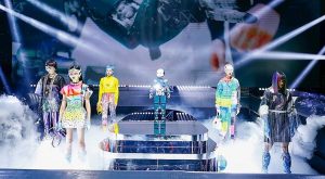 DOLCE & GABBANA DEFİLESİNDE ROBOTLAR VAR! DOLCE & GABBANA DEFİLESİNDE ROBOTLAR VAR!