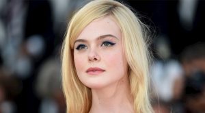 ELLE FANNING HAMİLE!