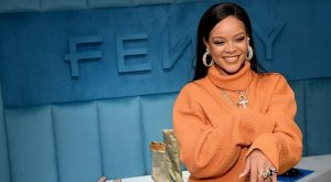 FENTY KAPILARINI KAPATIYOR FENTY KAPILARINI KAPATIYOR