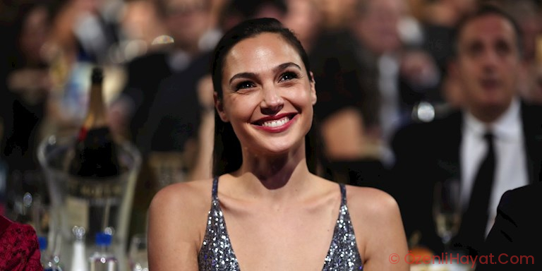 GAL GADOT YENİ ROLÜNÜ AÇIKLADI GAL GADOT YENİ ROLÜNÜ AÇIKLADI