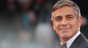 GEORGE CLOONEY YENİ BİR NETFLIX SİNEMASININ DİREKTÖRLÜĞÜNÜ ÜSTLENİYOR