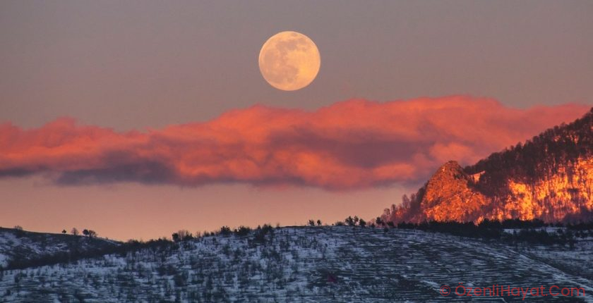 January’s Supermoon Is the First Full Moon of 2026. Here’s How It Can Light Your Path
