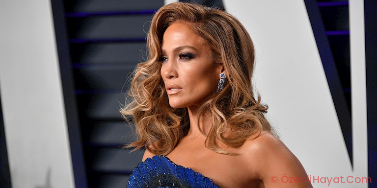 JENNIFER LOPEZ CİLT BAKIM RUTİNİNİ PAYLAŞTI JENNIFER LOPEZ CİLT BAKIM RUTİNİNİ PAYLAŞTI
