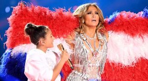 JENNIFER LOPEZ KIZINA CİLT BAKIM TEKNİKLERİ ÖĞRETTİ