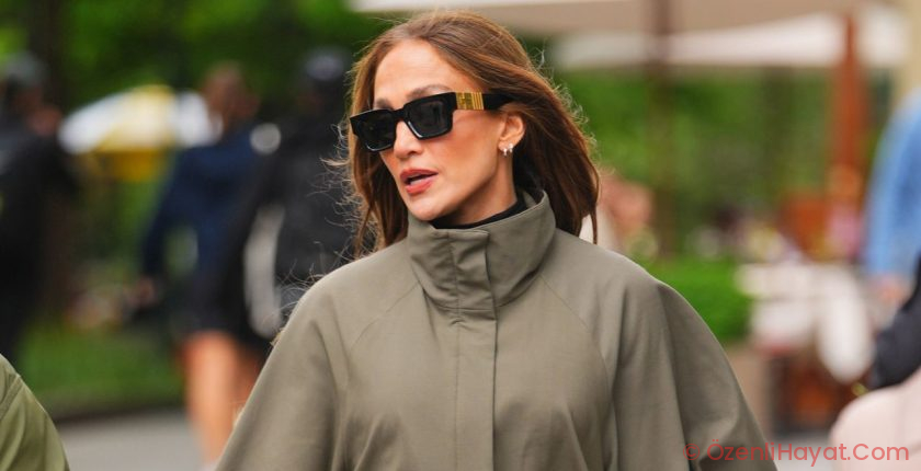 Jennifer Lopez Makes a Strong Case for Black Capri Leggings and Brown Heels This Summer Jennifer Lopez Makes a Strong Case for Black Capri Leggings and Brown Heels This Summer