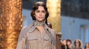 KAIA GERBER’DEN BİR SAÇ DEĞİŞİMİ DAHA!