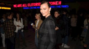 KARLIE KLOSS HAMİLELİĞİNİ DOĞRULADI!