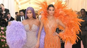 KENDALL JENNER, KYLIE JENNER’I AĞLATTI!
