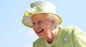 KRALİÇE II. ELIZABETH’İN HOŞLUK KOLEKSİYONUNA SAHİP OLABİLİRSİNİZ!