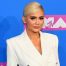 KYLIE JENNER’IN EL DEZENFEKTANI ÜRETMESİ TENKİT TOPLADI