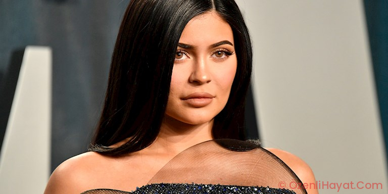 KYLIE JENNER’IN YENİ SAÇ TARZI KYLIE JENNER’IN YENİ SAÇ TARZI