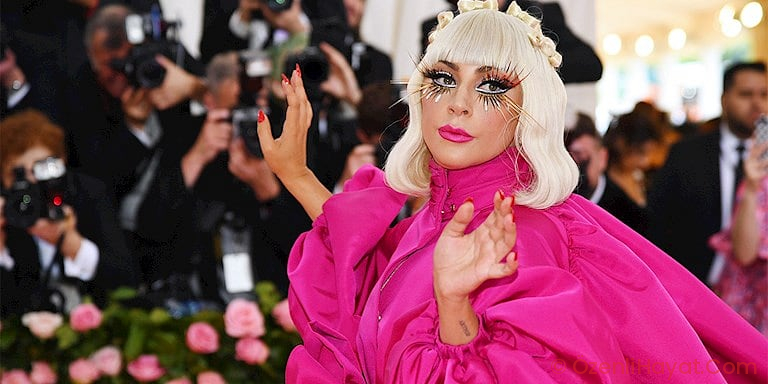 LADY GAGA ‘HOUSE OF GUCCI’ SETİNDEN BİR KARE PAYLAŞTI